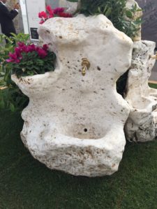 fontana da giardino in pietra | Un mondo in pietra